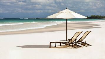 Pantai di sekitar, antar-jemput gratis ke pantai, dan kursi berjemur