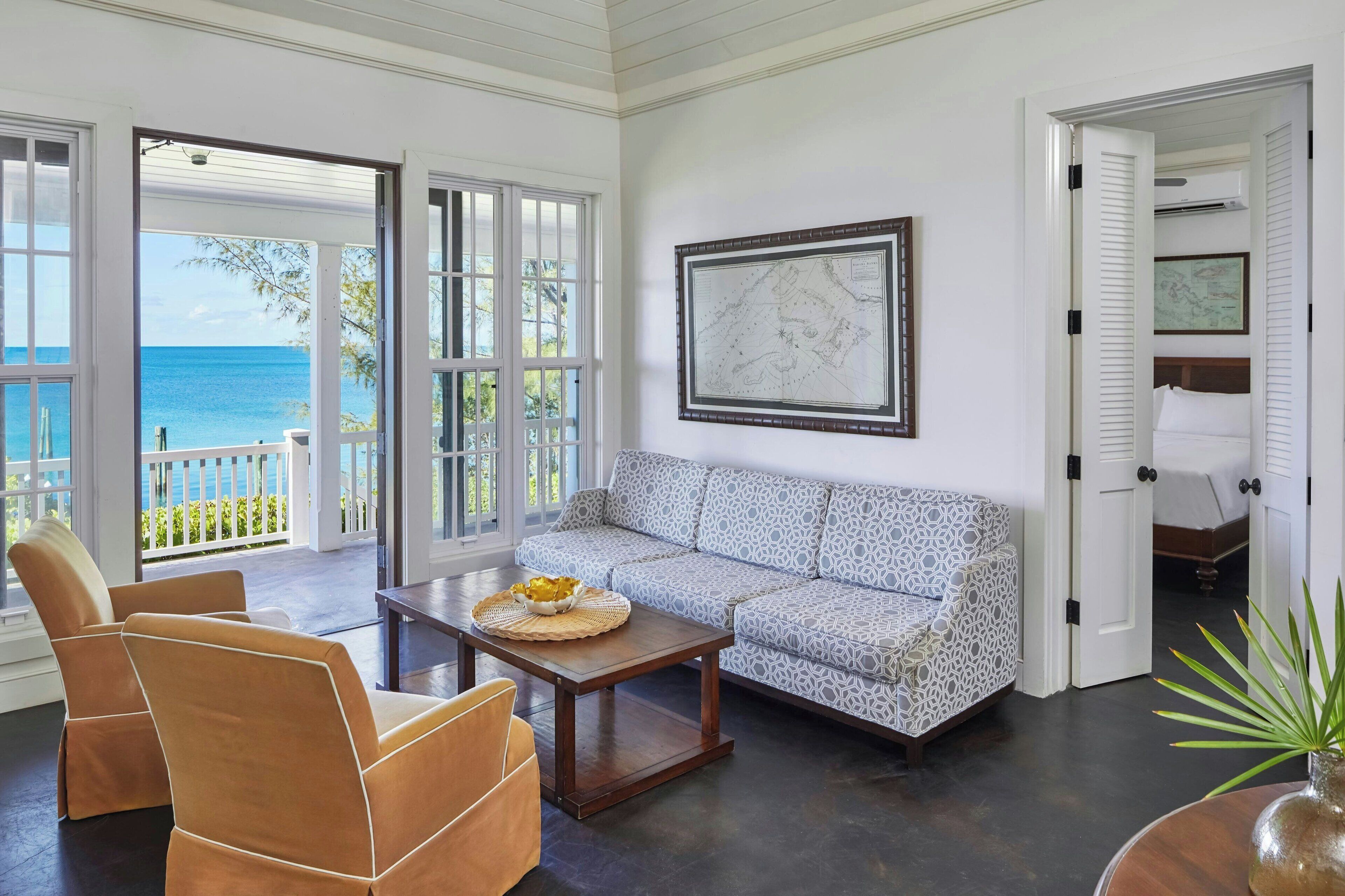 Villa, 2 Schlafzimmer, Balkon (Oceanfront) | Wohnzimmer | 32-Zoll-Flachbildfernseher mit Kabelempfang, Fernseher