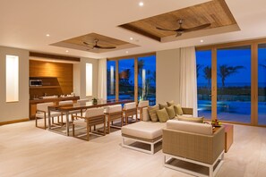 50-inch Smart TV with cable channels, TV - FLC Luxury Resort Quy Nhon (Quy Nhon)