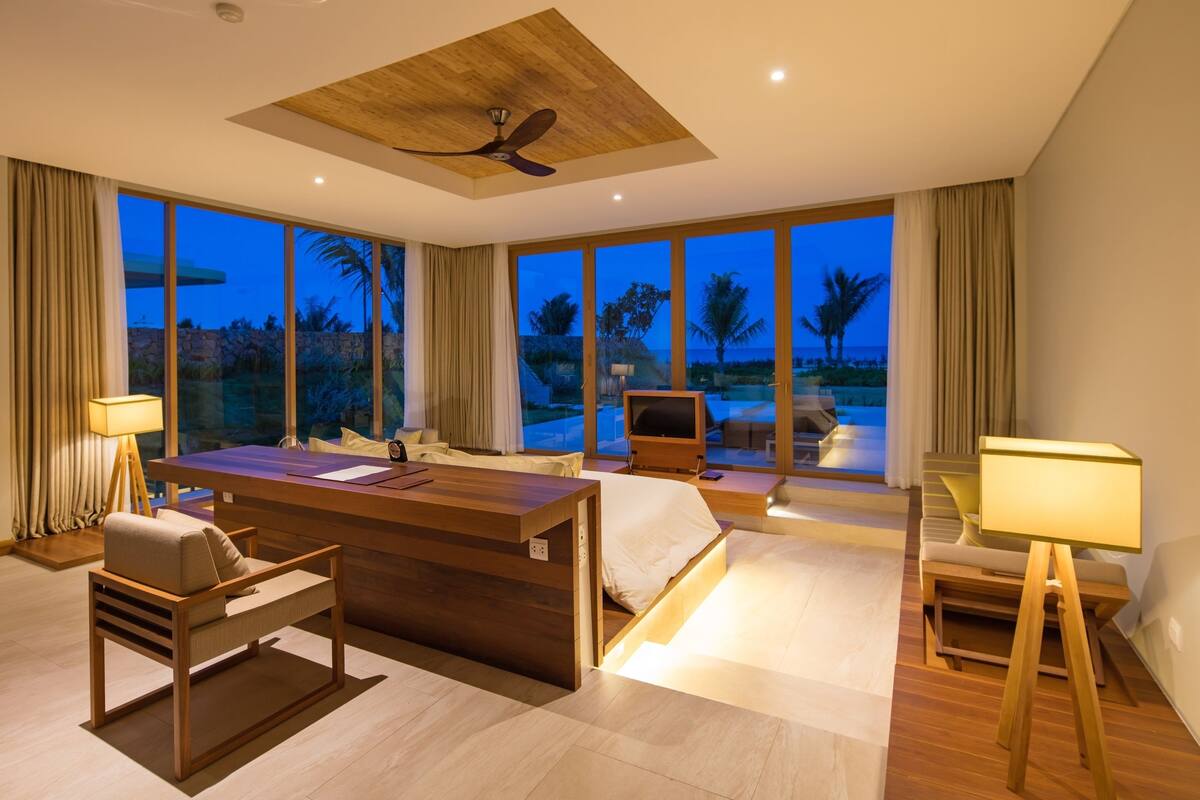 beach front villa 03 bedrooms | minibar, in-room safe, desk, laptop workspace