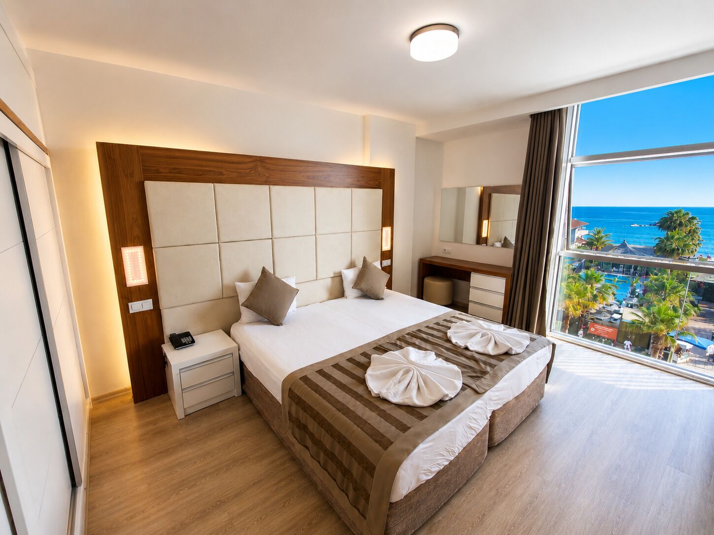 Appartement Deluxe, balcon, vue mer | Vue de la chambre