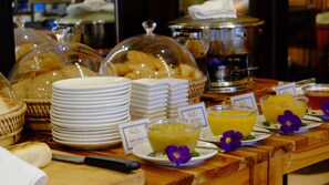 Daily local cuisine breakfast for a fee
