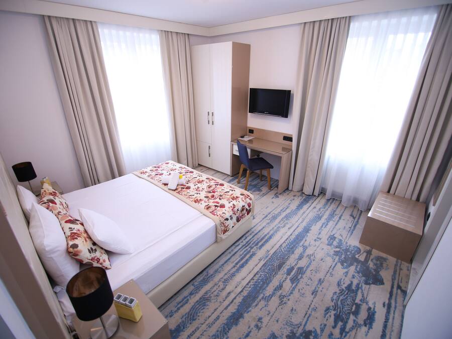 Premium bedding, Select Comfort beds, in-room safe, desk