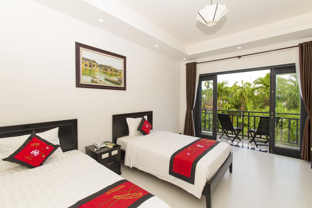 Minibar, desk, blackout curtains, free WiFi
