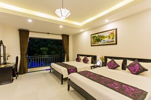 Minibar, desk, blackout drapes, free WiFi - Hoi An Hideaway Villa (Da Nang)