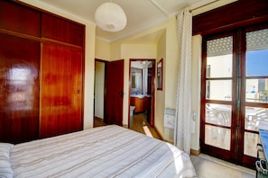 Apartment, 3 Bedrooms (Ferias) | Iron/ironing board, cribs/infant beds, free WiFi - Villas2Go2 Alvor Apartments (Portimão)