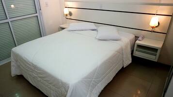 Habitación doble Deluxe, vista al mar | 1 habitación, minibar y cortinas blackout