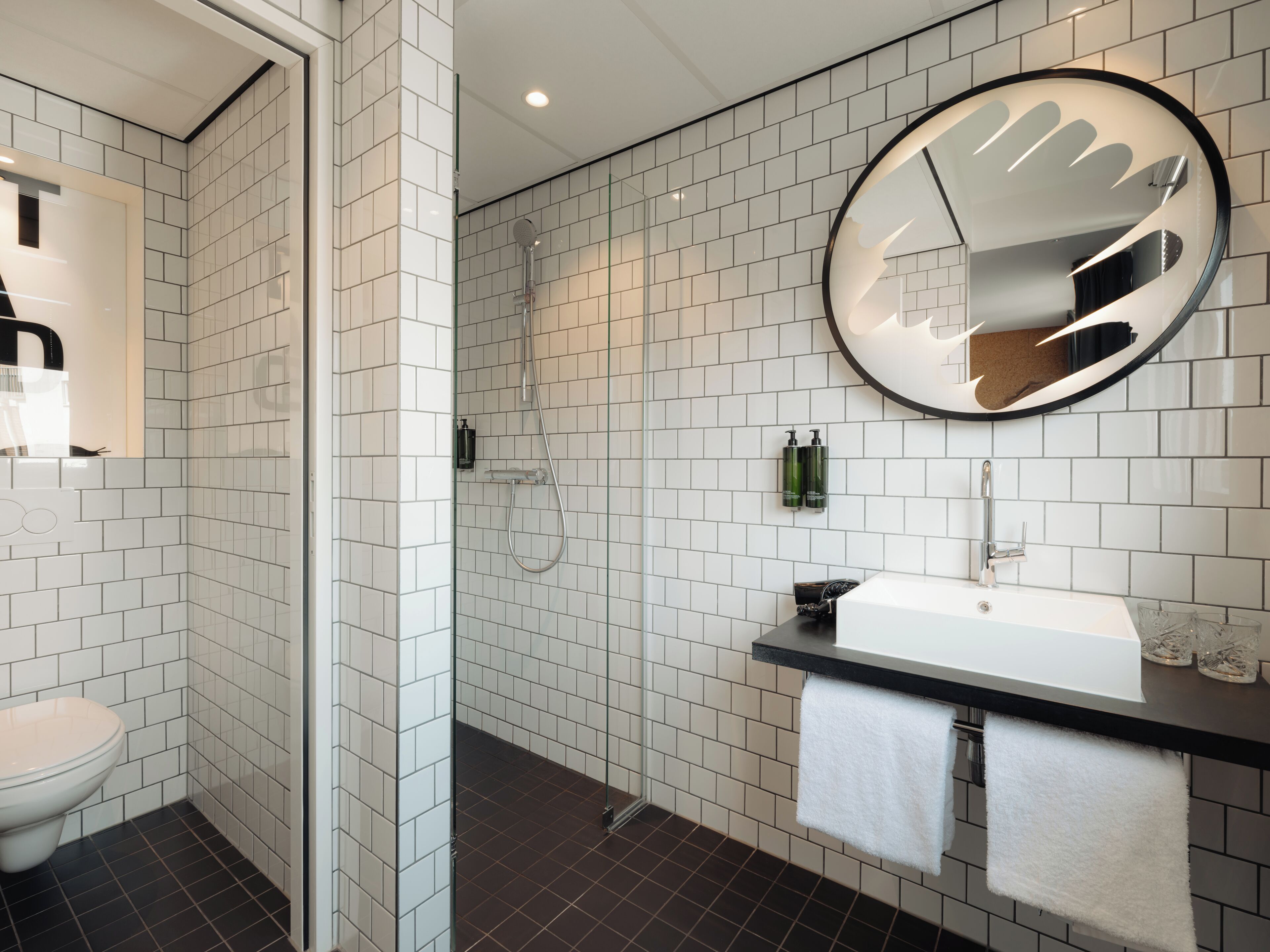 triple room | bathroom | shower, eco-friendly toiletries, hair dryer, towels