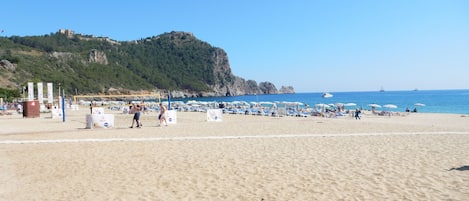 Una spiaggia nelle vicinanze