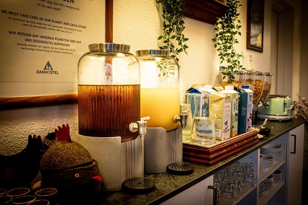 Desayuno buffet (DKK 110 por persona) 