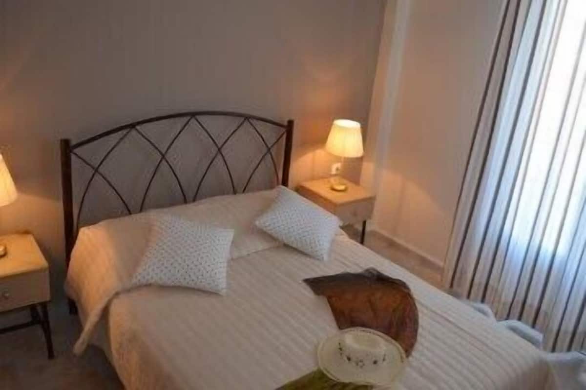 Chambre Standard, vue ville | Coffres-forts dans les chambres, bureau, chambres insonorisées