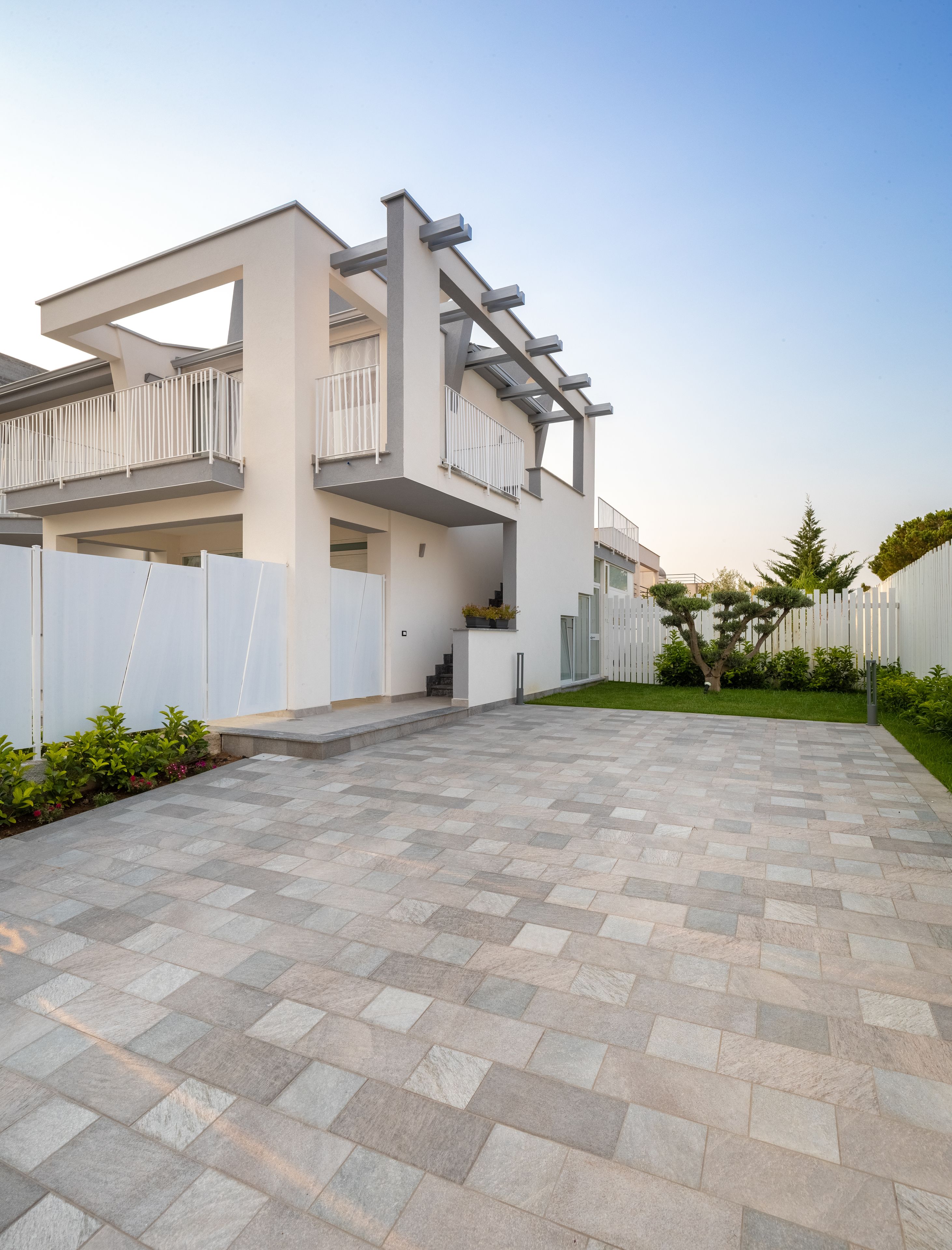 Self-parking (surcharge) 5 per night