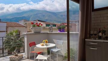 Double Room (Beige) | Premium bedding, minibar, cribs/infant beds, free WiFi