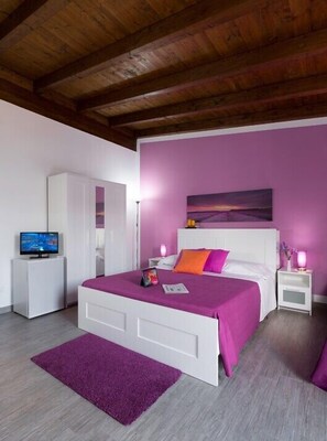 Camera familiare, balcone (Lilla) | Biancheria da letto di alta qualità, minibar