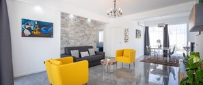 Villa Luxury, 2 camere da letto, cucina, lato giardino | Soggiorno | TV a schermo piatto