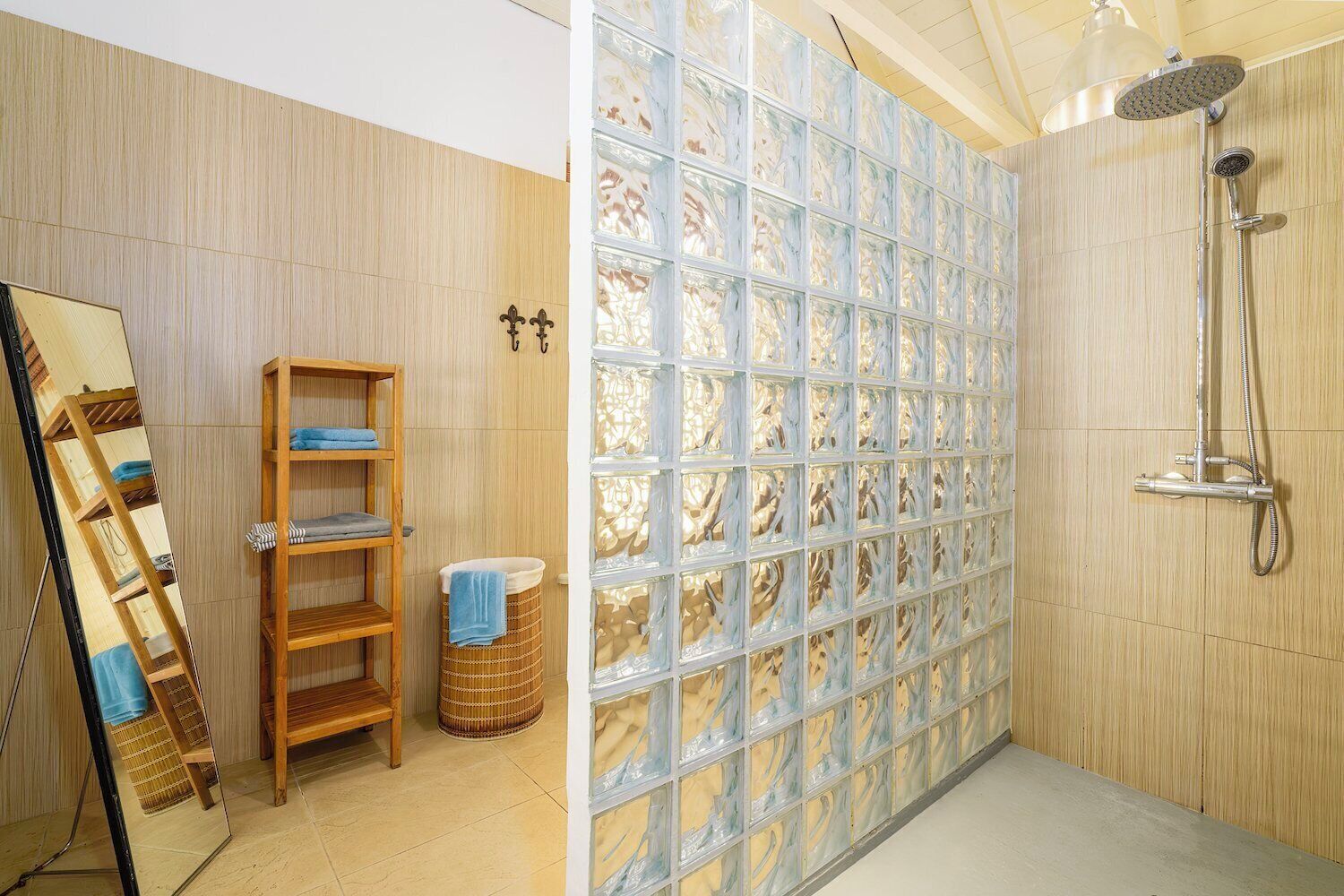 deluxe double room, 1 king bed, non smoking | bathroom | shower, free toiletries, hair dryer, bathrobes