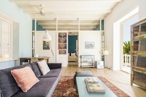 Habitació doble Deluxe, 1 llit de matrimoni gran, no fumadors | Roba de llit d'alta qualitat, minibar i caixa forta a l'habitació