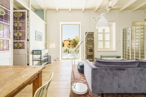 Phòng đôi Deluxe, 1 giường cỡ king, không hút thuốc | Bộ đồ giường cao cấp, minibar, két bảo mật tại phòng 