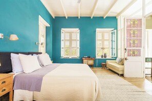 Deluxe Double Room, 1 King Bed, Non Smoking | Premium bedding, minibar, in-room safe, individually decorated - Villa Tokara (Willemstad)