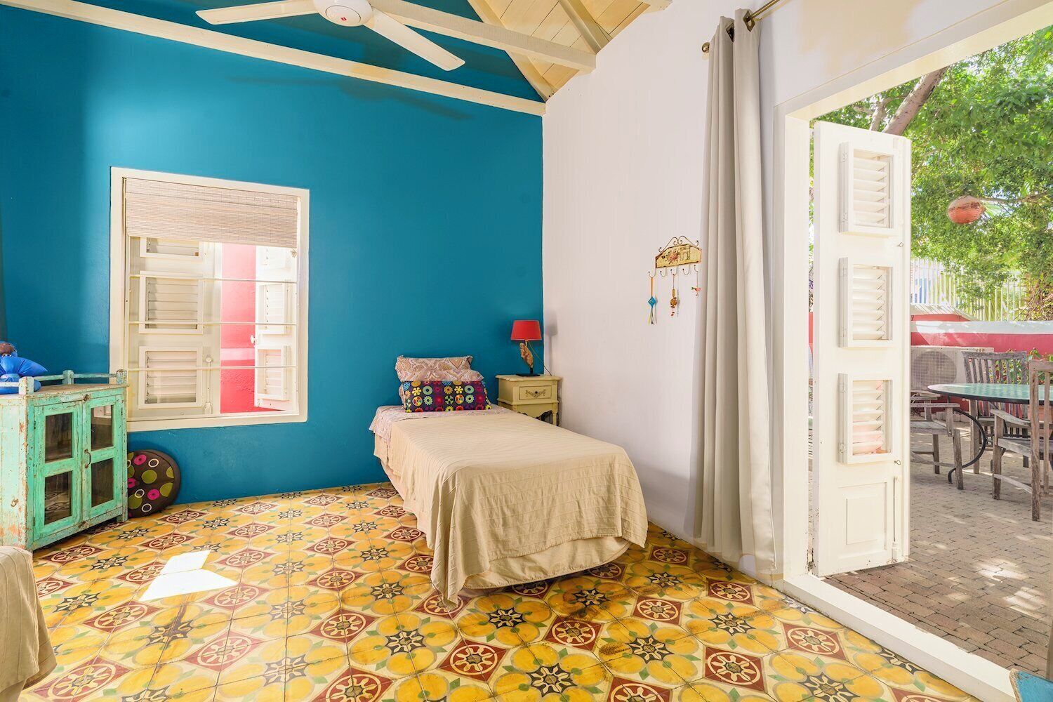 family suite, 2 bedrooms, non smoking | premium bedding, minibar, in-room safe, individually decorated