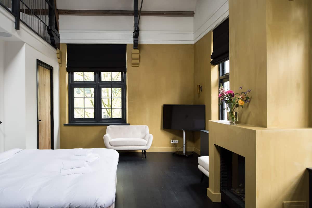 Suite | Premium bedding, in-room safe, soundproofing, free cots/infant beds