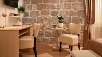 Colchones con efecto memoria y minibar