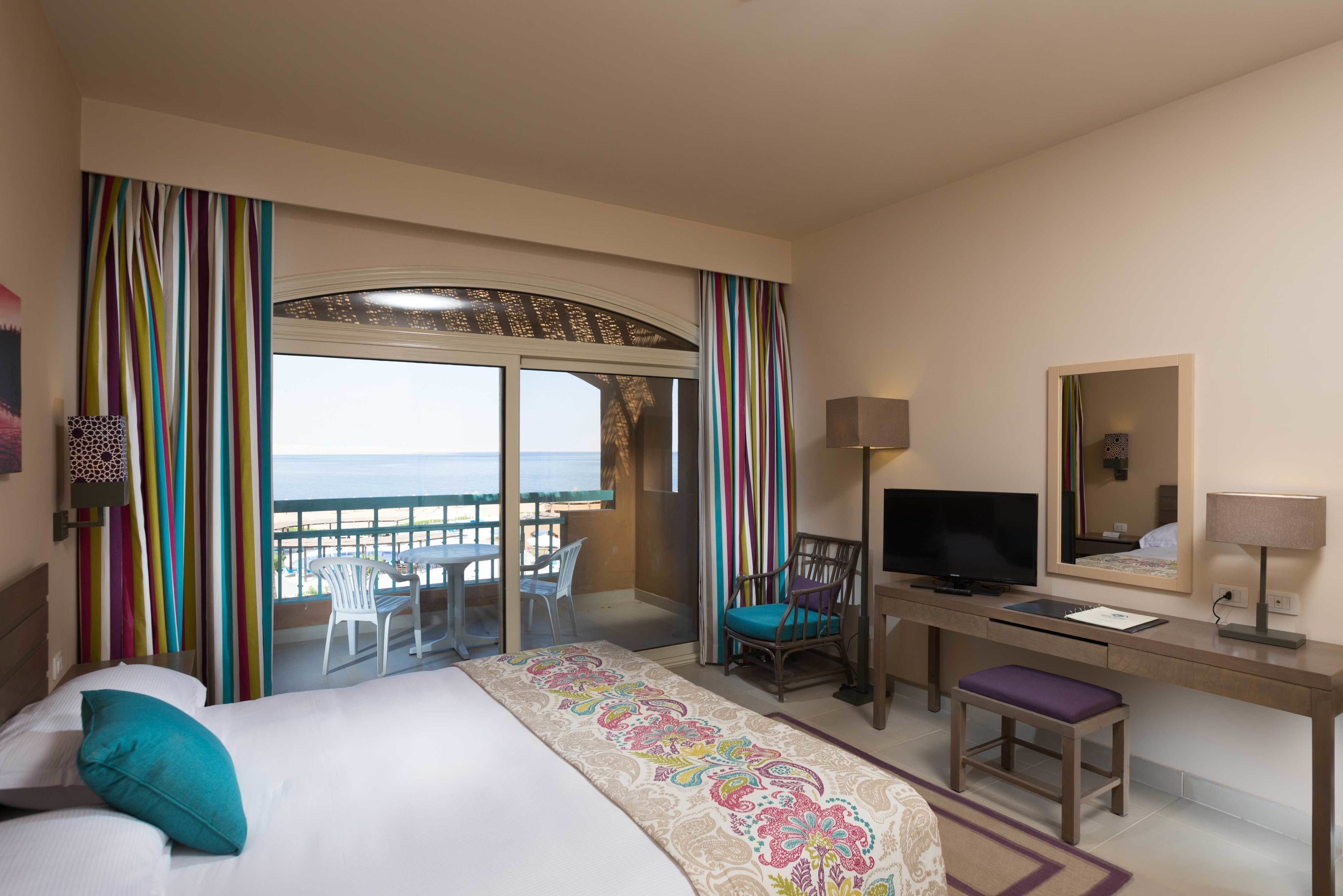 lake suite | minibar, in-room safe, desk, blackout curtains