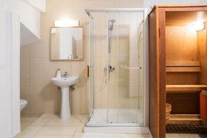 City Apartment, Terrace, Ground Floor | Bathroom