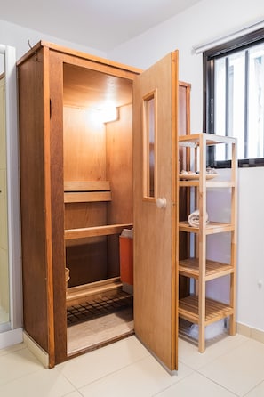 City Apartment, Terrace, Ground Floor | Bathroom | Shower, free toiletries, hair dryer, slippers - Silver Apartment (Limassol)
