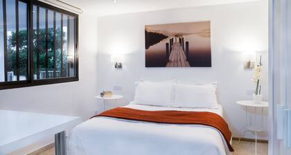 Silver Apartment