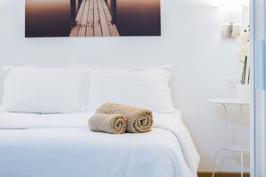 City Apartment, Terrace, Ground Floor | 1 bedroom, premium bedding, in-room safe, desk - Silver Apartment (Limassol)