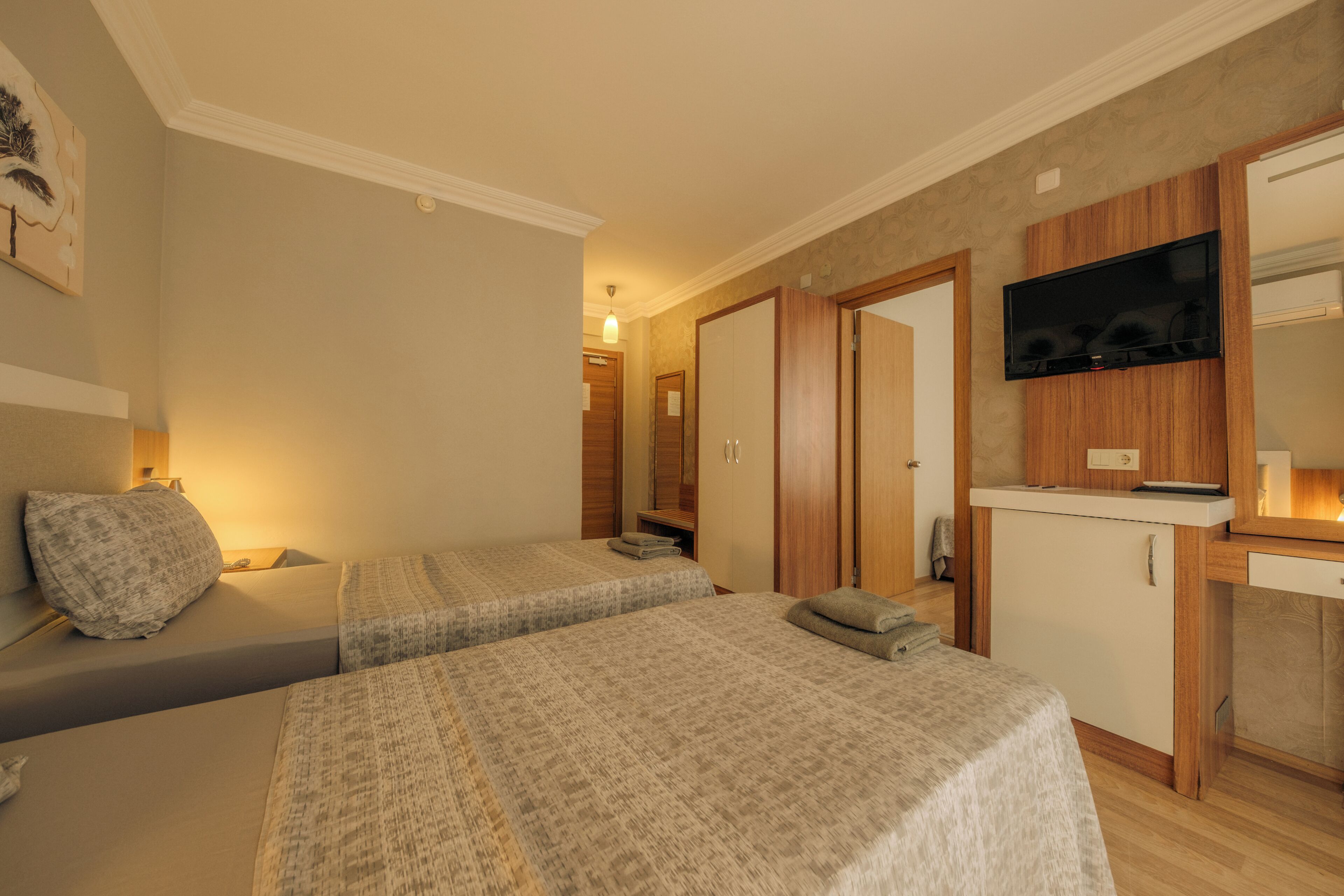 Camera Economy | Minibar, una scrivania, Wi-Fi (a pagamento), lenzuola