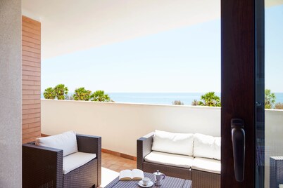 Aura CaseSicule, only for Sea View Lovers, Modern Style Apartment in City Center, Wi-Fi