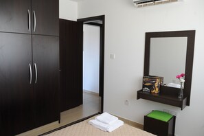 Apartment, 2 Bedrooms (Deluxe) | 2 bedrooms, free WiFi