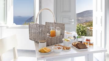 Free daily continental breakfast