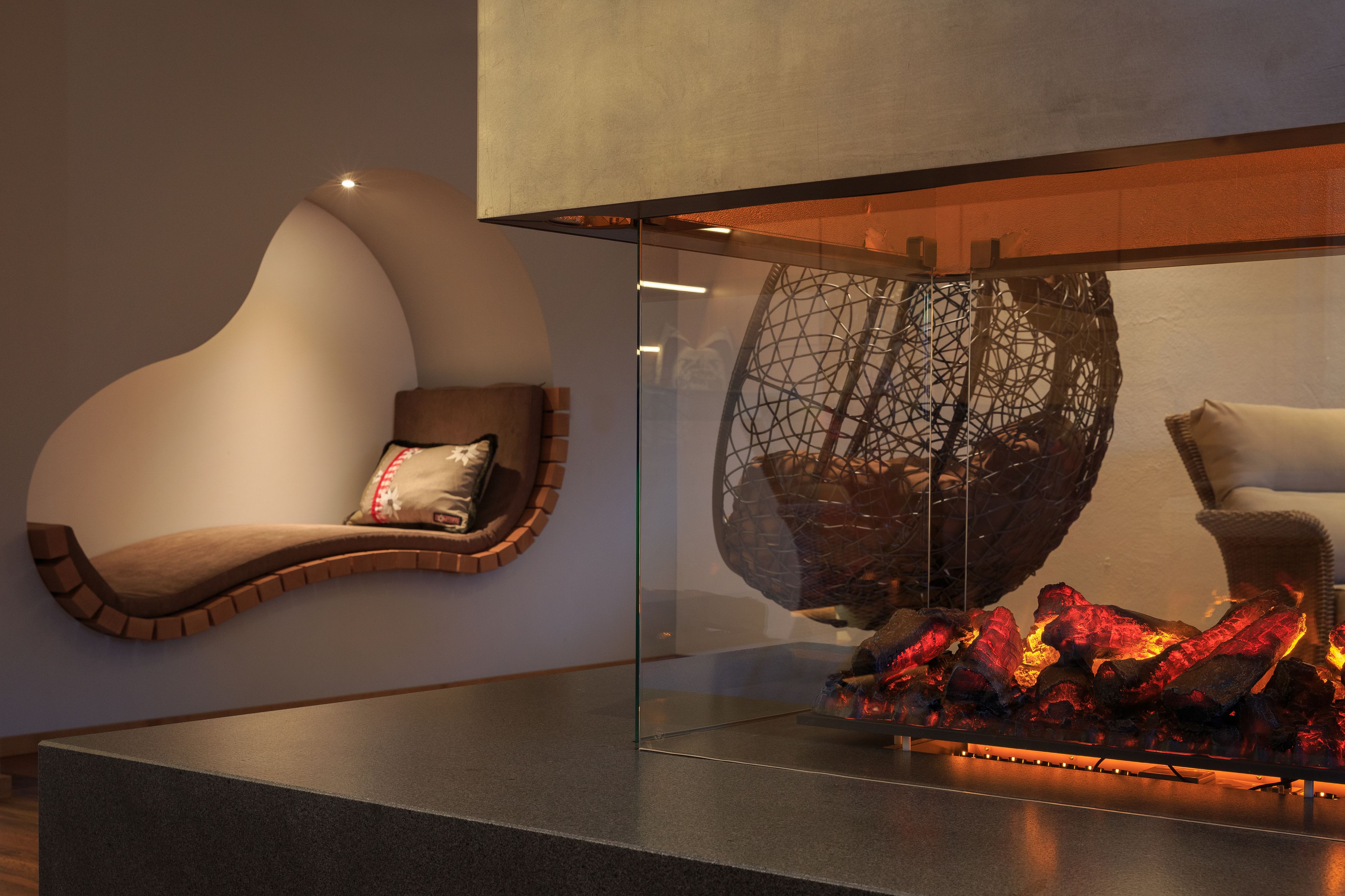 三溫暖烤箱、美體療程、敷體療程、身體去角質、臉部療程、按摩室/療程室