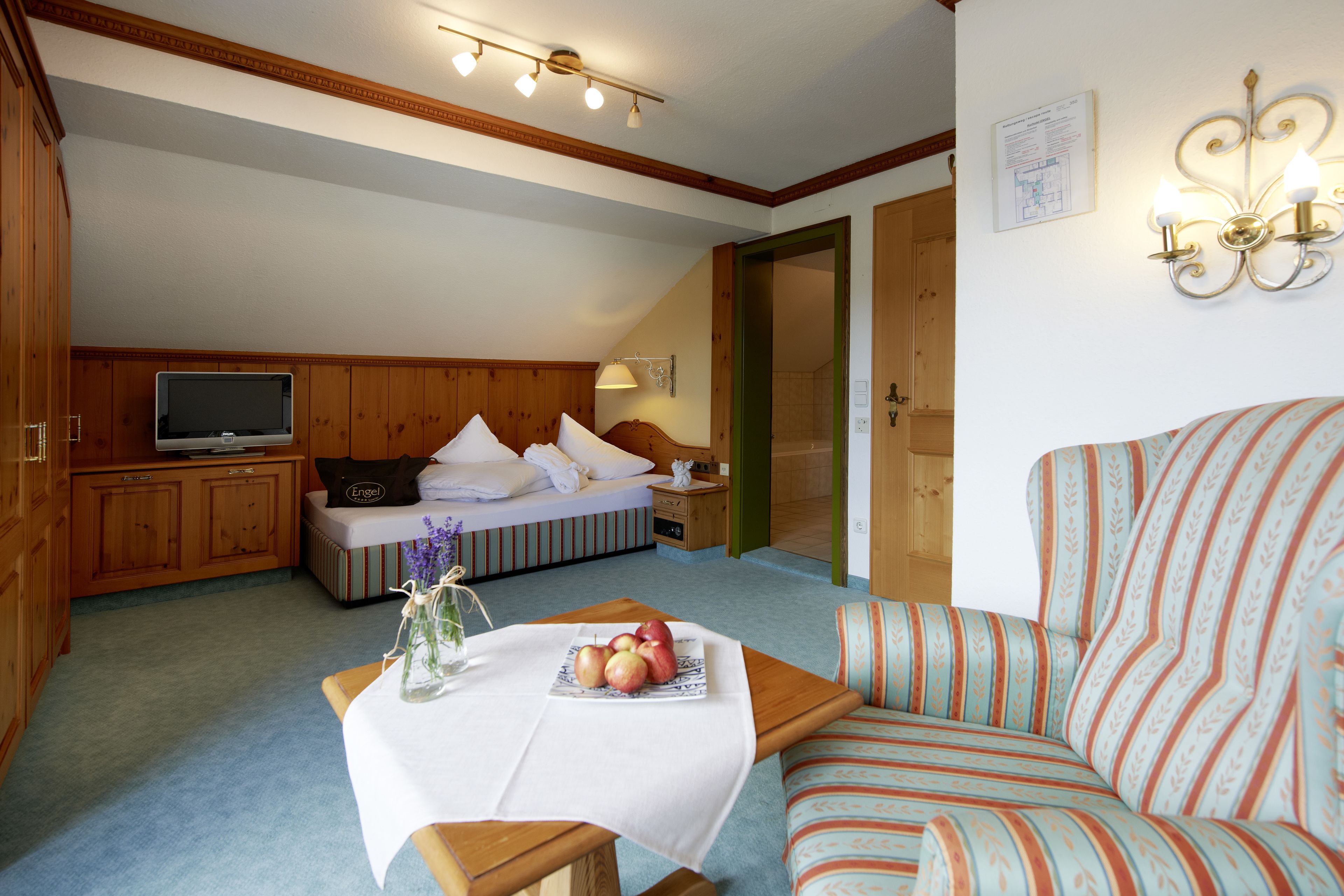 Habitación individual exclusiva | Minibar, caja fuerte, escritorio y wifi gratis