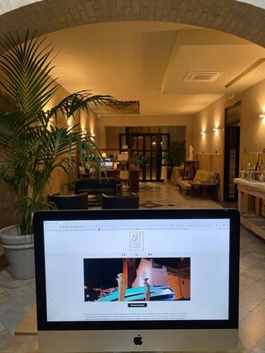 Lobby - Art Hotel Pietrasanta (Pietrasanta)