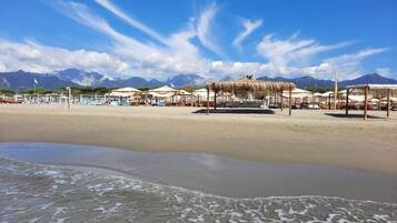 Una spiaggia nelle vicinanze
