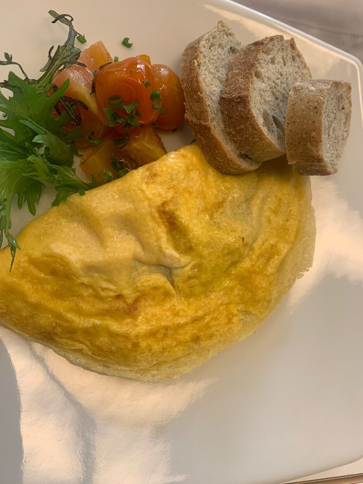 daily full breakfast (cop 32400 per person)