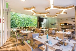 Breakfast, lunch and dinner served - Terra Biohotel (Medellín)