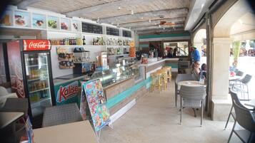 Bar (en la propiedad)