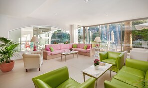 Lobby lounge - Hotel Apartamentos Cala Santanyi (Santanyi)