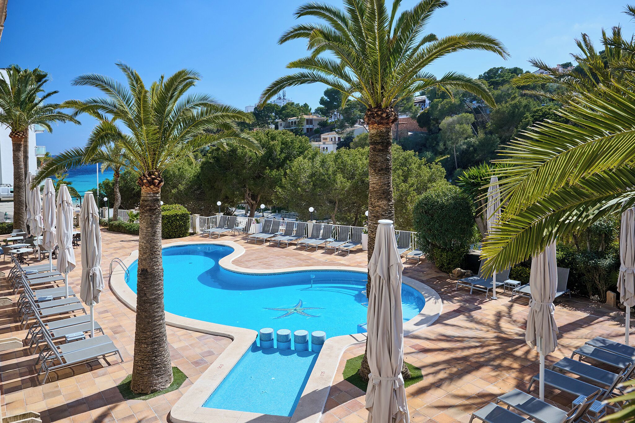 Indoor pool, outdoor pool, pool loungers