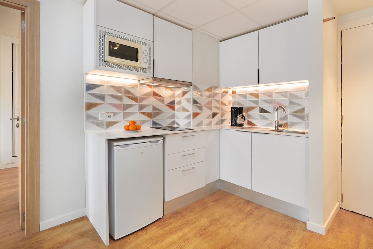 comfort apartment, 1 bedroom, balcony, poolside | private kitchenette | electric kettle