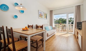 Superior Apartment, 1 Bedroom, Balcony, Poolside | Living area