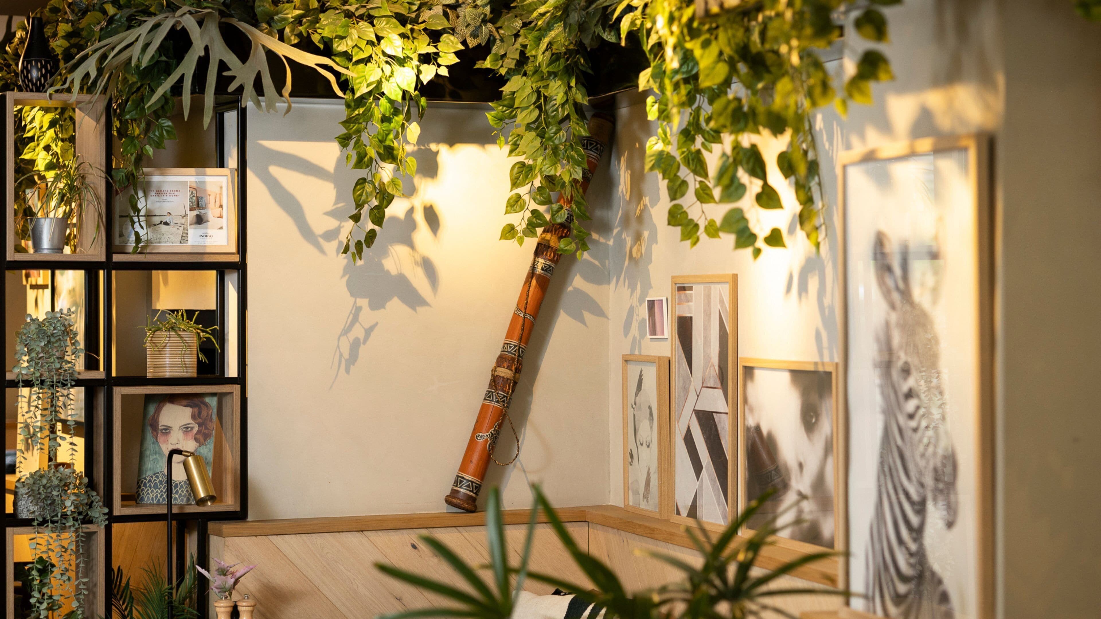 lunch and dinner served