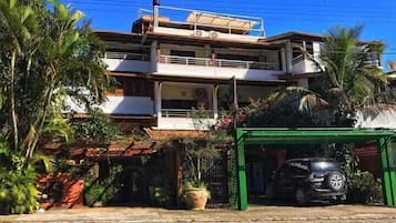 Fachada da propriedade