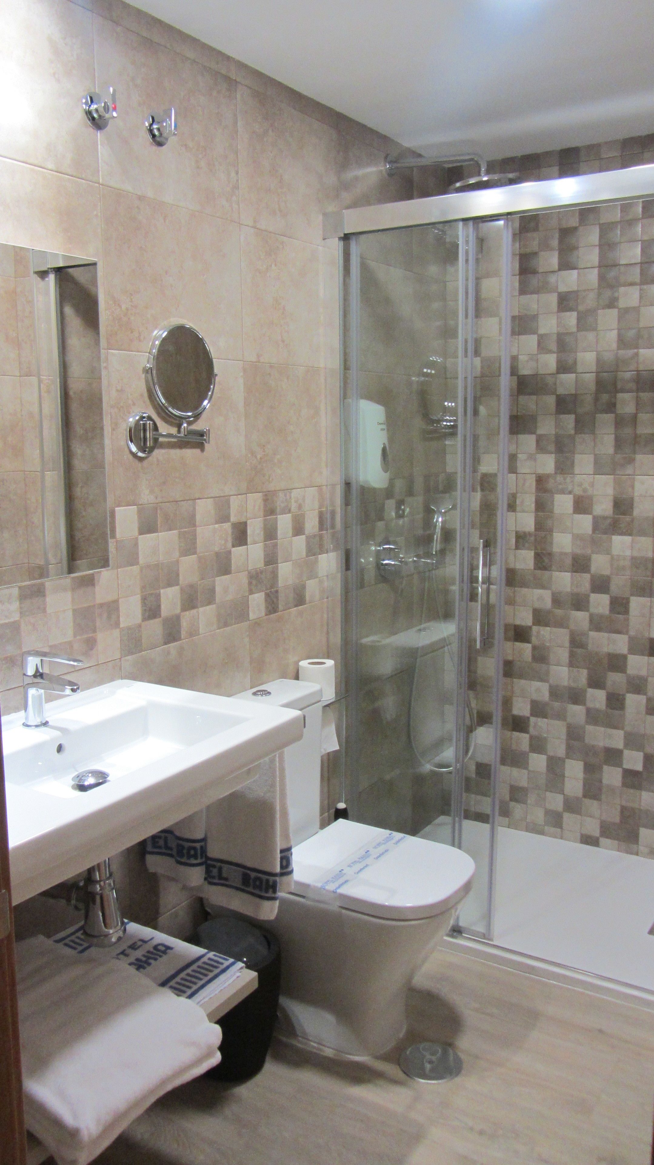 single room | bathroom | shower, free toiletries, hair dryer, towels