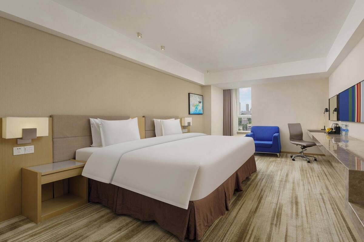 Chambre Standard, 1 très grand lit (Super King) | Minibar, coffres-forts dans les chambres, bureau, rideaux occultants